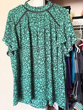 torrid Teal & Black Heart-Print Flutter Sleeve Blouse